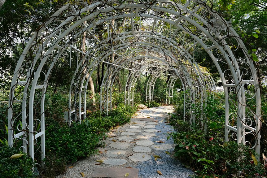 cattle panel garden trellis size